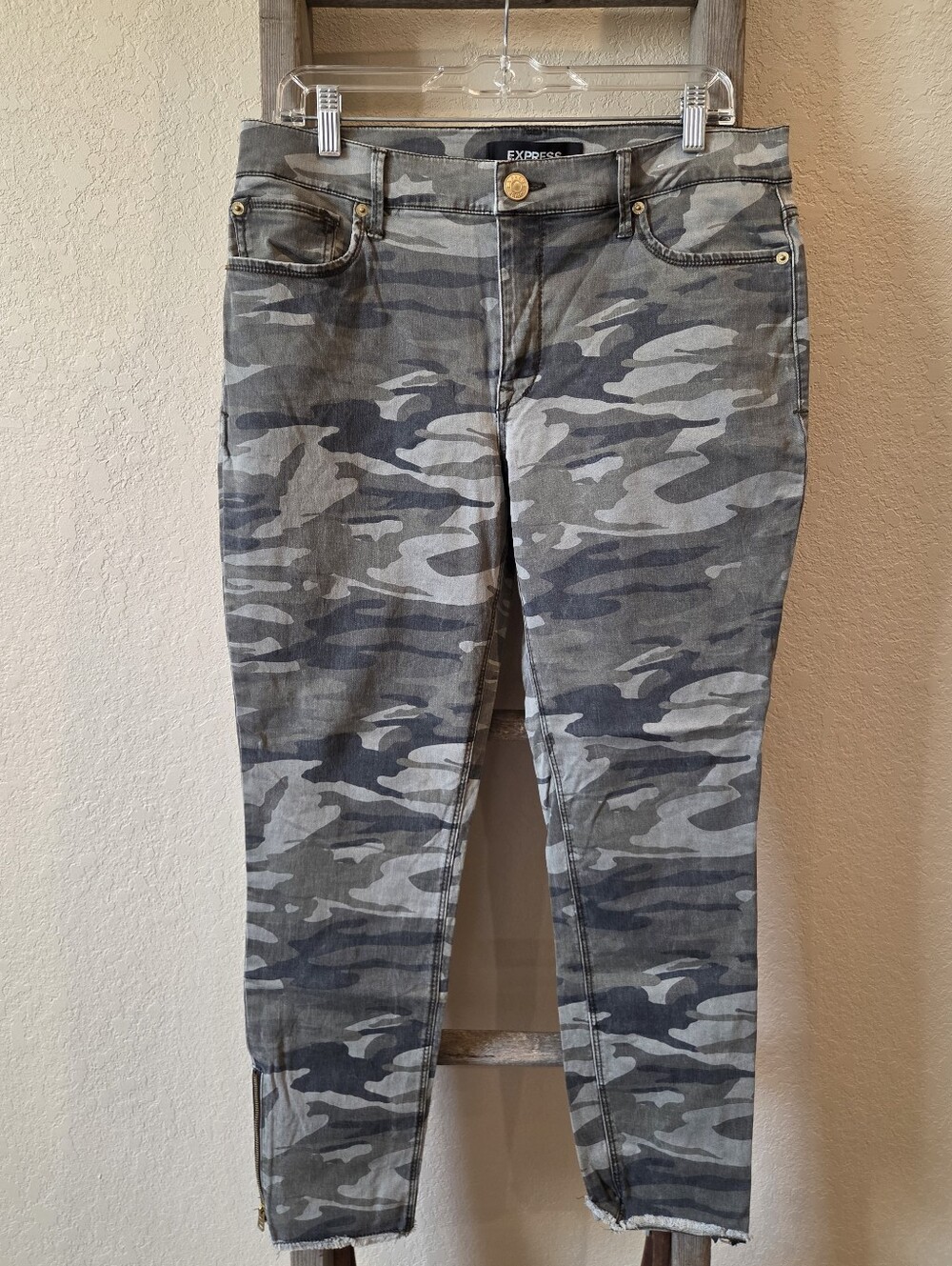 Express Women’s Gray Camo Skinny Jeans Mid Rise Ankle Legging - Size 12R